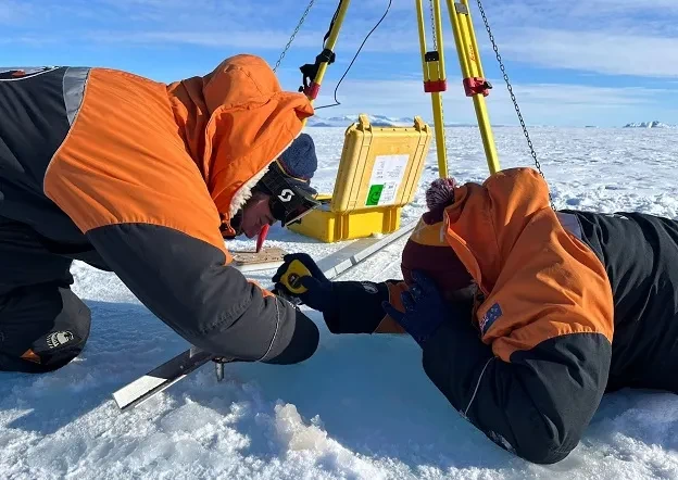 LINZ experts tackle geospatial tasks in Antarctica